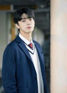 国产山寨男神视频,模仿中的自我超越