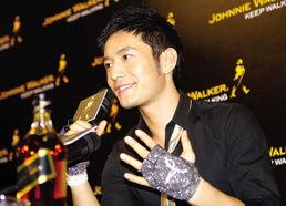 黄晓明国产机器人视频