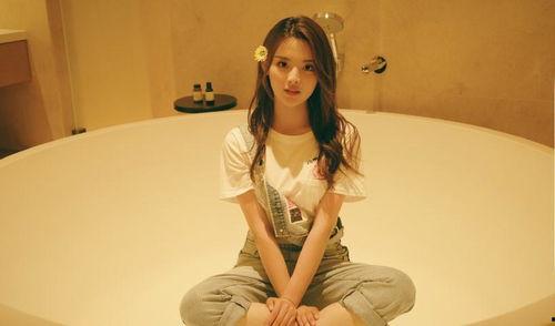 背带裤国产动画视频,背带裤英雄的奇幻冒险之旅  第1张