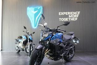 国产大牛绿色400cc骑行视频